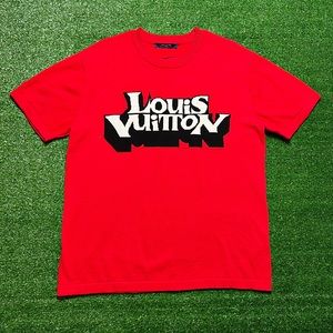Men’s Louis Vuitton Red Graphic Short Sleeve T-Shirt Size Large